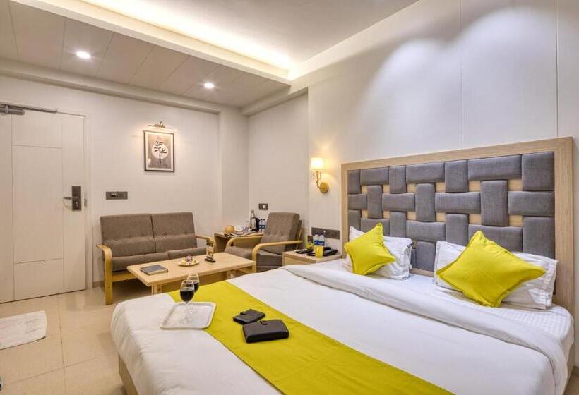 豪华房间, Sifat International