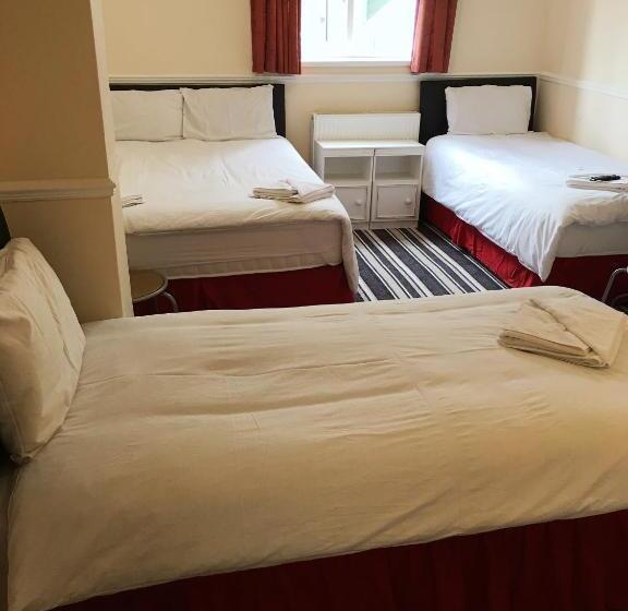 Семейный Номер, Southend Guest House   Close To Beach, Train Station & Southend Airport