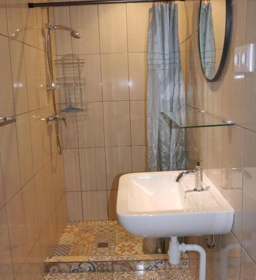 استودیو استاندارد با چشم‌انداز استخر, B&b Villa Zomerland