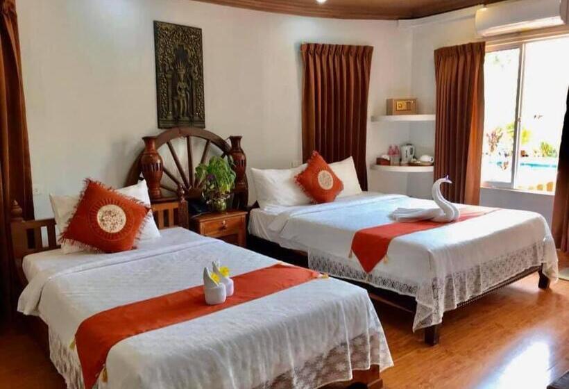 سوییت جونیور, Ravorn Villa Boutique