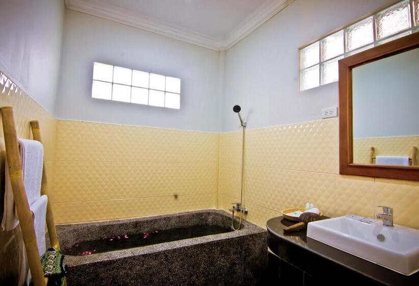 سوییت خانوادگی, Ravorn Villa Boutique