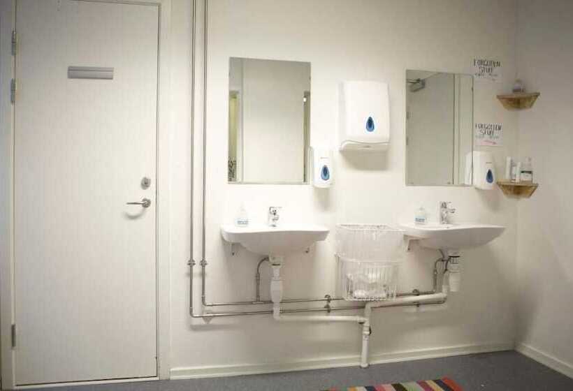 اتاق استاندارد با سرویس بهداشتی مشترک, Globalhagen Hostel
