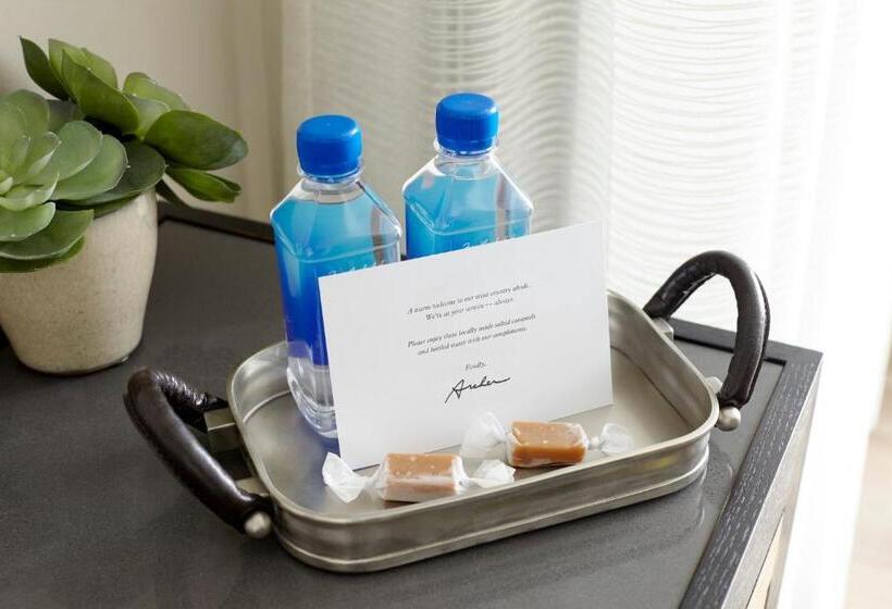 장애인용 디럭스룸, Archer Hotel Napa