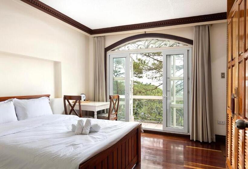 带阳台的豪华间, Villa Moa Baguio