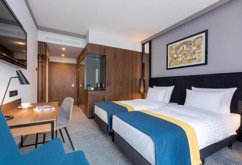 Номер Стандарт, Grand Ascot
