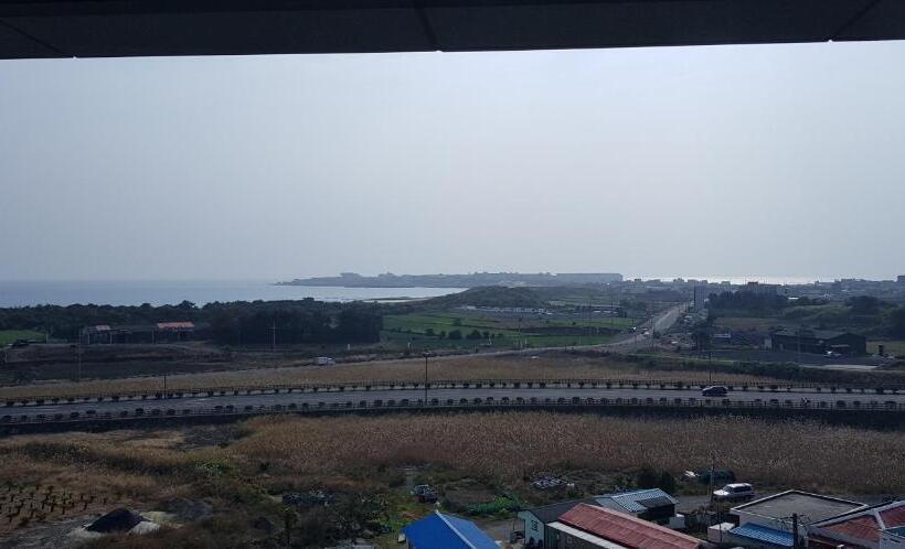 Номер Deluxe Вид на Море, The Best Jeju Seongsan