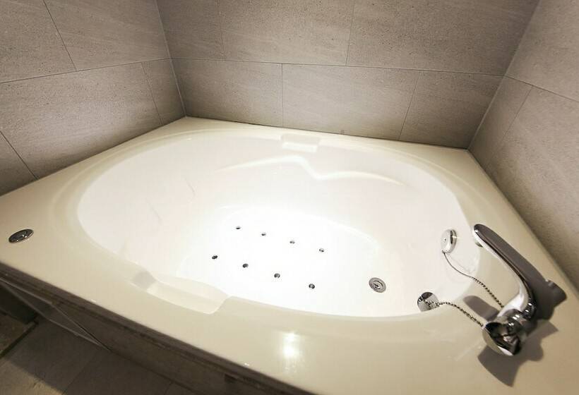 Номер Deluxe, Central Person Hotel Pyeongtaek