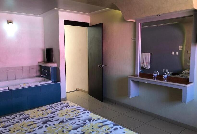 バスタブ付きスタンダードルーム, Hotel & Villas 7