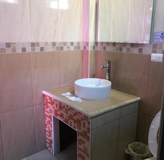 Quarto Estandar com Hidromassagem, Hotel & Villas 7