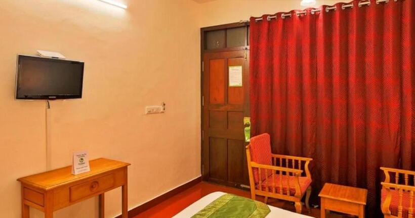 デラックスルーム, Adrak Summer Sand Hill Resort Vagamon