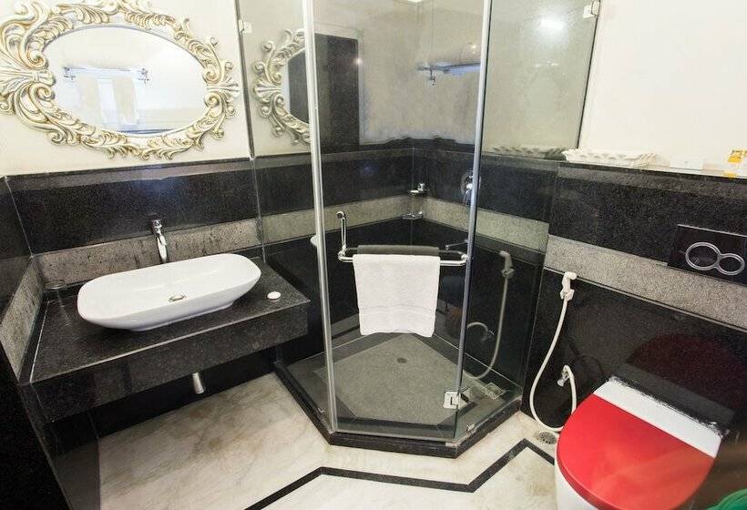 سوئیت رویال, Grand Uniara