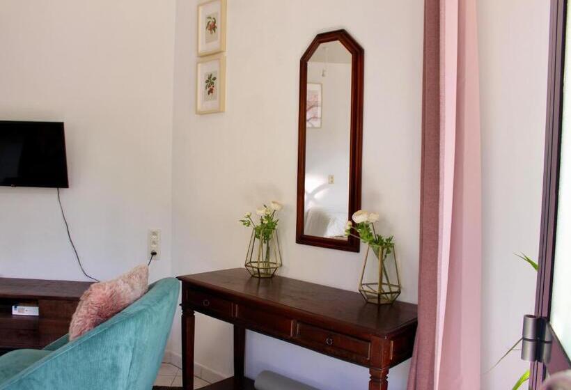 Номер Стандарт, Spacious Cozy Private Suite