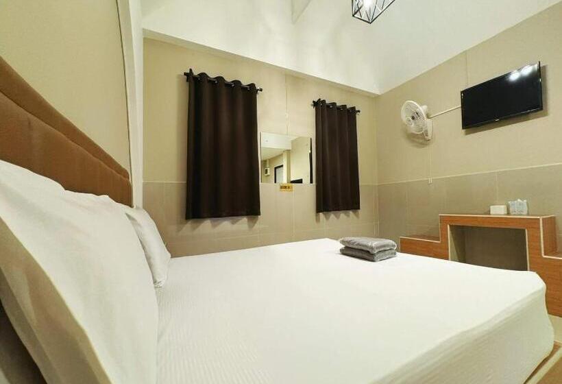 Family Suite, Oyo 75522 Classroom Resort