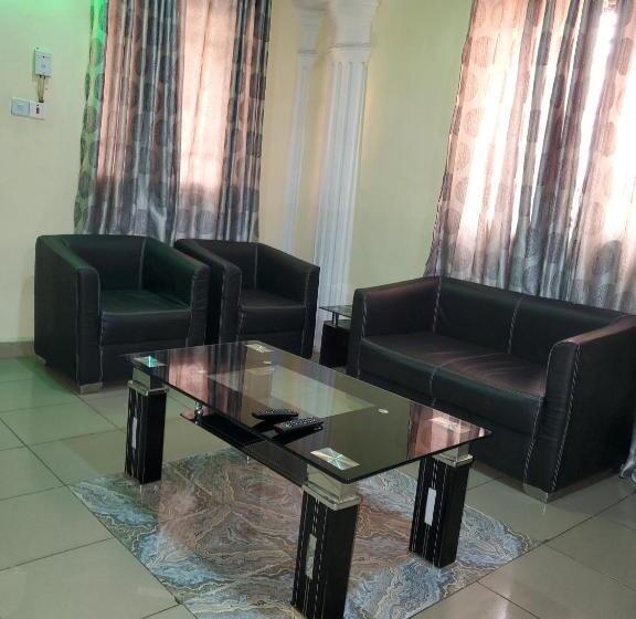 اتاق استاندارد سه نفره, Bella Homes Short Let Apartment
