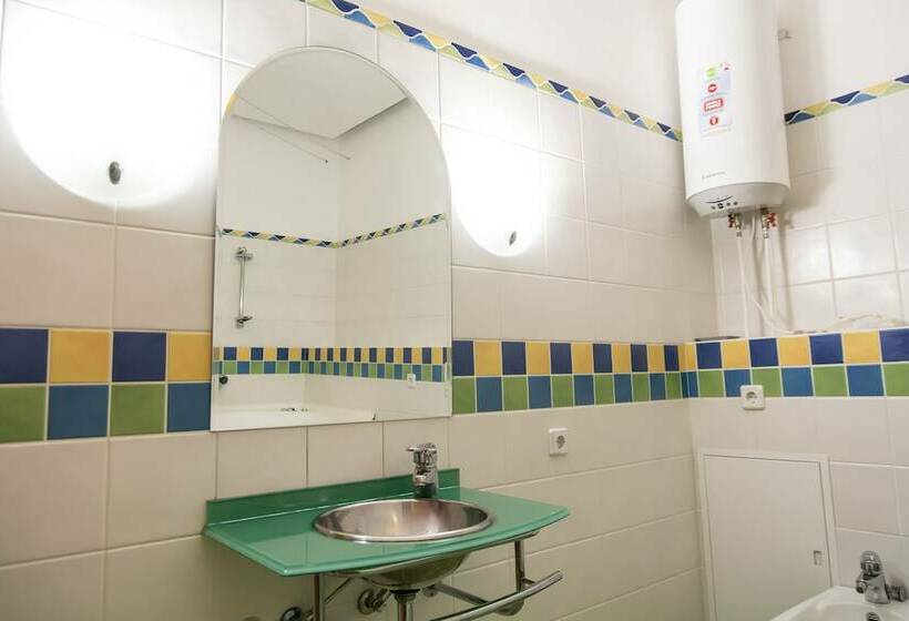 اتاق لوکس, Hostelhome