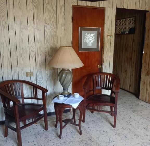 اتاق استاندارد, Backpack Cabin A12892