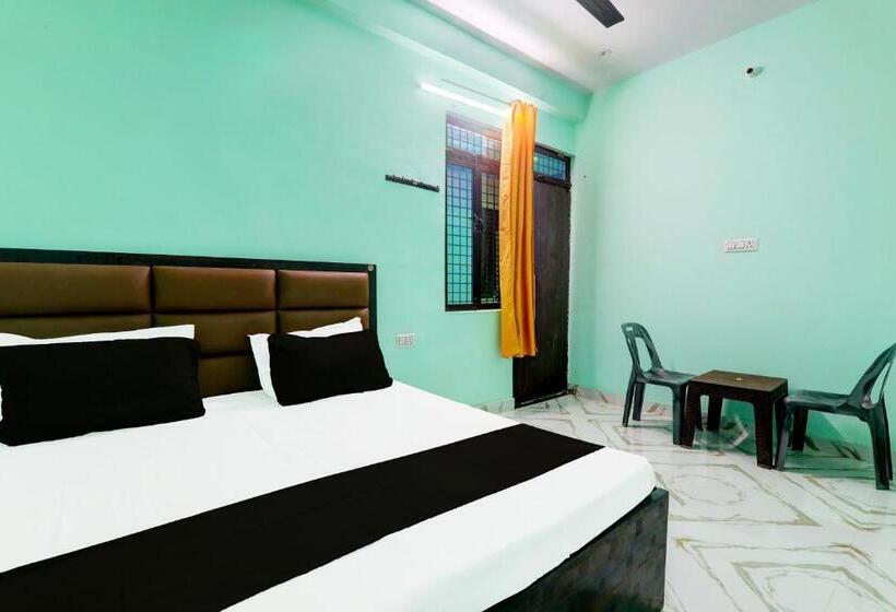 اتاق لوکس سه تخته, Spot On Hotel Ar Complex