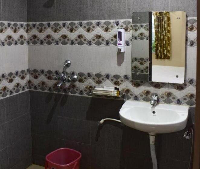 Номер Deluxe Кровать Кинг, Grg Grand Resort Puri Sea View Room   With Spacious And Luxury Room   Lift And Parking Facilities Wi