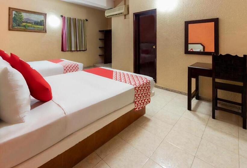 带2个双人床的标准工作室, Oyo Hotel Merida