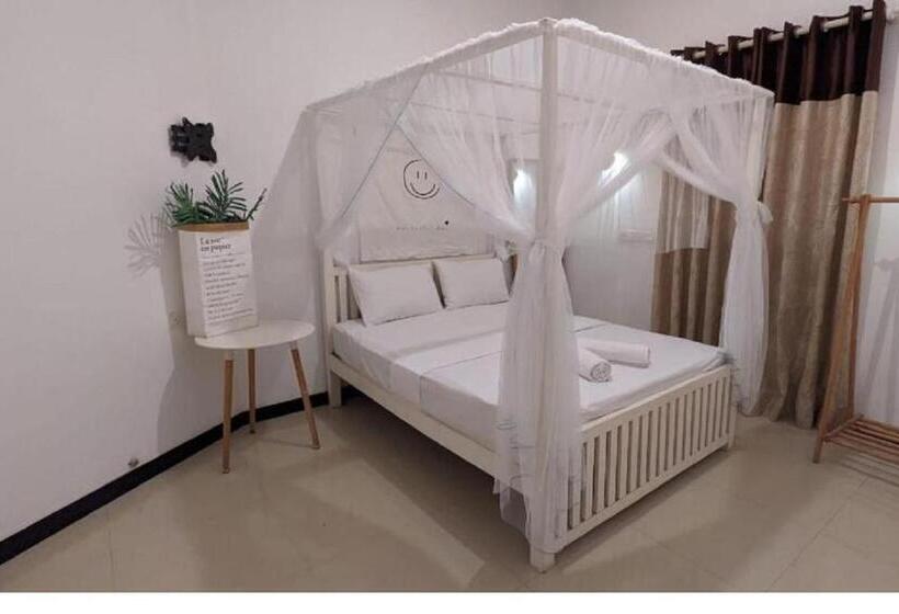 اتاق اکونومی, Yala Safari Grand