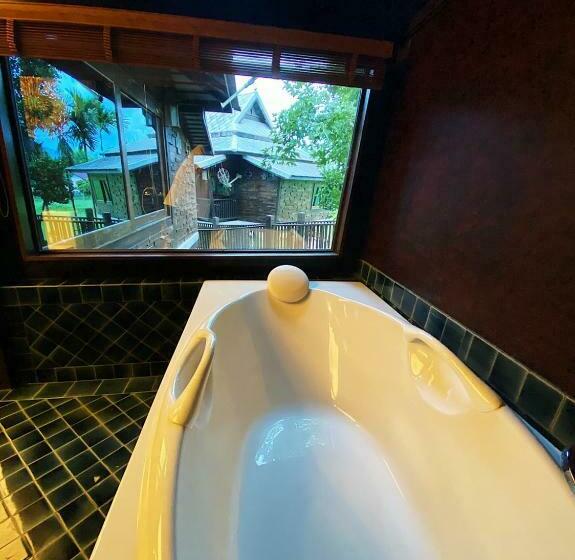اتاق لوکس, Bantunglom Resort