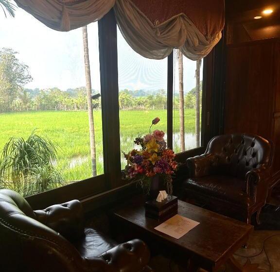 اتاق لوکس, Bantunglom Resort