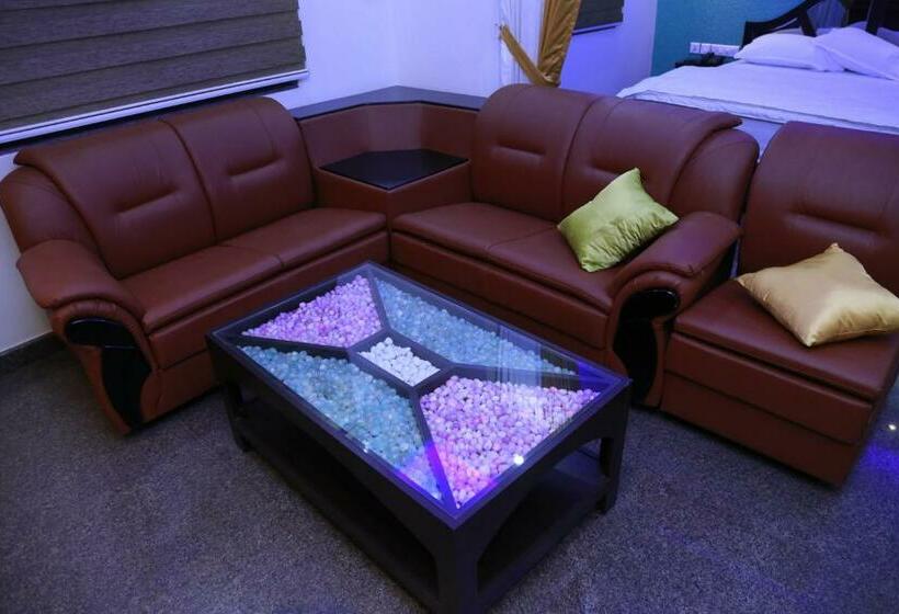 Deluxe Suite King Bed, Ashoka Residency Chottanikkara