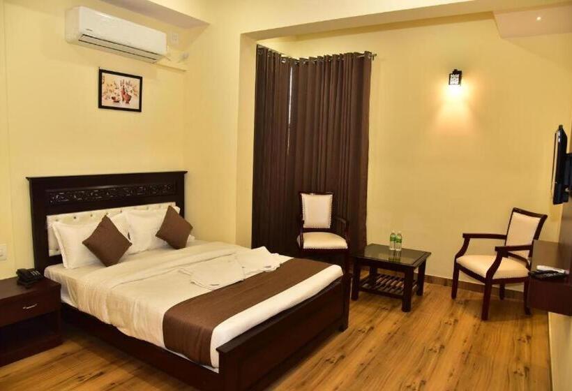 标准间, Sak Royal Residency
