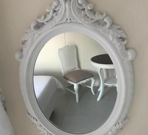 סטודיו סטנדרטי נוף לגינה, Micasa Sucasa Manor