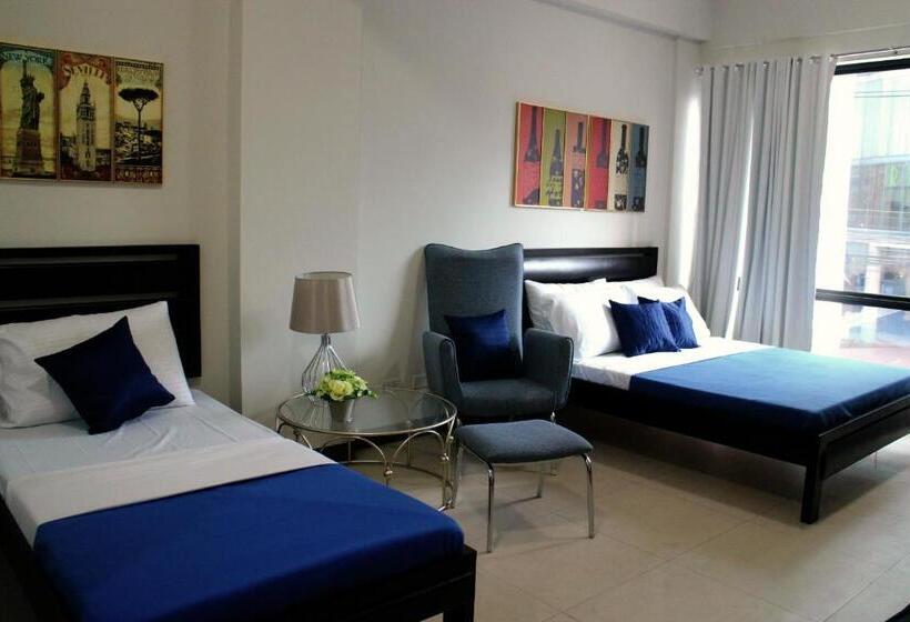 Номер Стандарт Трехместный, Food District Hostel  Ortigas Kapitolyo