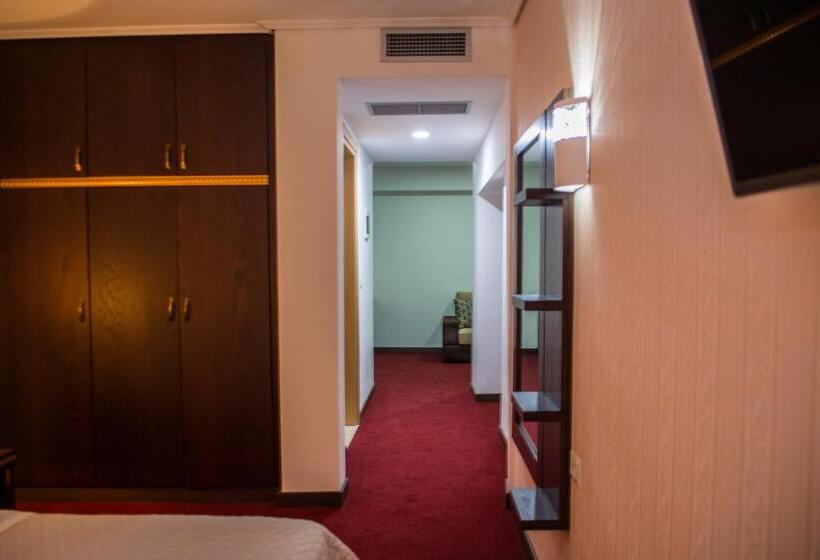 Familjesvit, Santa Quaranta Premium Resort