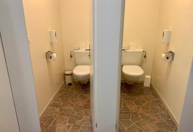 חדר סטנדרט חדר אמבטיה משותף, 5th Floor Basic Rooms  Shared Bathrooms