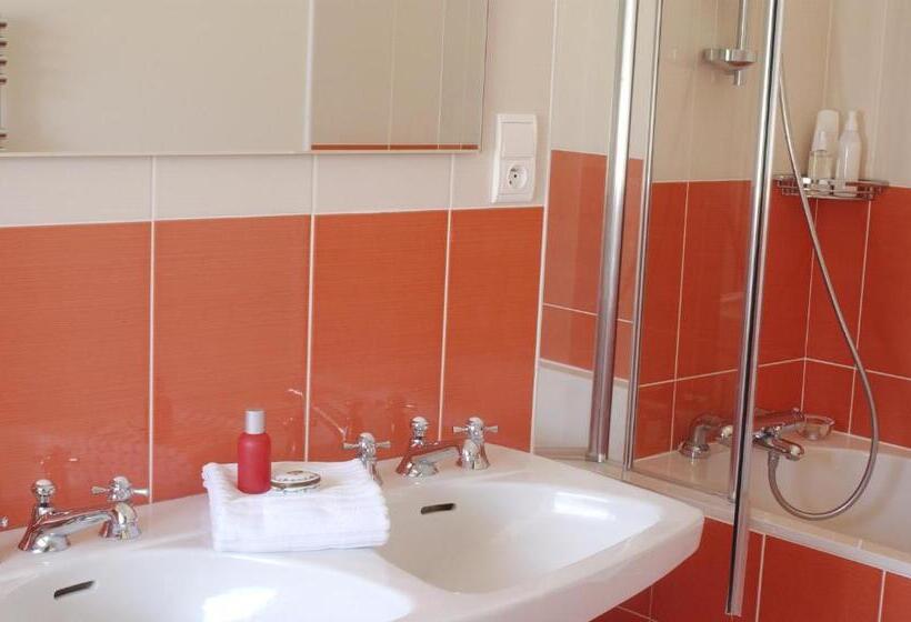 Номер Стандарт, Clos Mirabel Manor   B&b