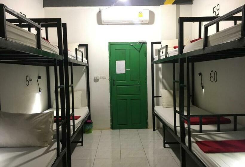 Кровать в Общей Комнате, Vangvieng Rock Backpacker Rooftop Hostel