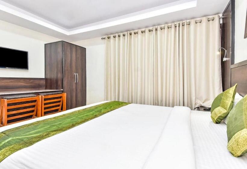 Номер Стандарт, Treebo Maharaja, Near Mall Road