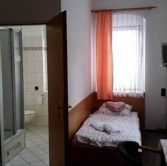 חדר סטנדרט לשלושה, Pension Und Restaurant Die Burg