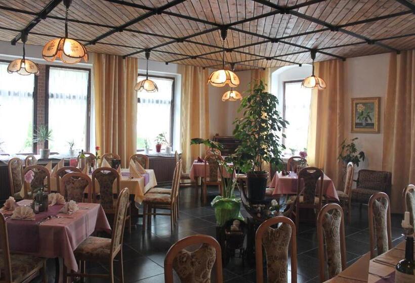 חדר סטנדרט לשלושה, Pension Und Restaurant Die Burg