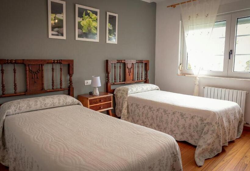 Номер Стандарт, Pensión Albergue A Pedra
