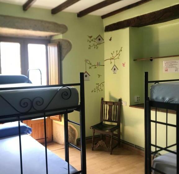 Семейный Номер Совместный Санузел, Pensión Albergue A Pedra