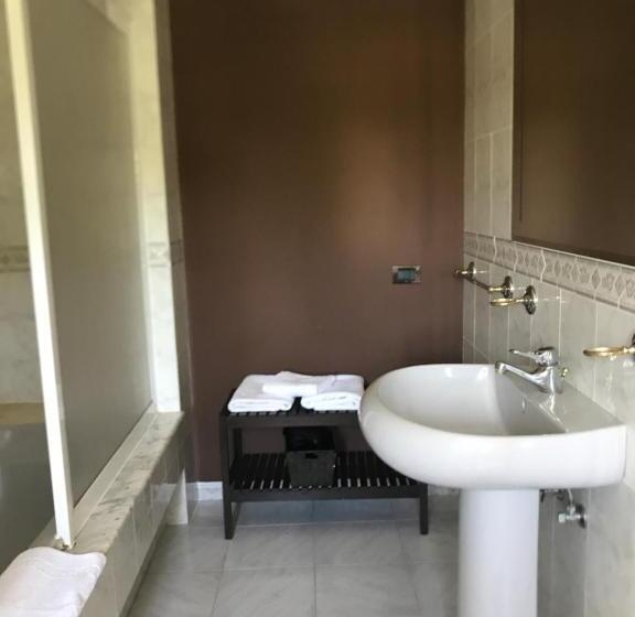 Номер Стандарт, Pensión Albergue A Pedra