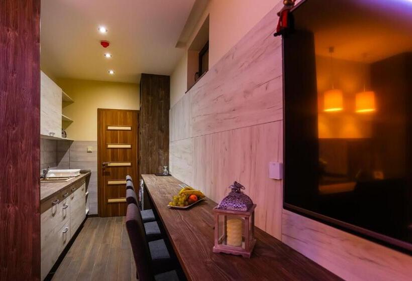 Семейные Апартаменты, Madison Village