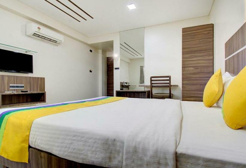 Standard Room, Treebo Lalaji S Executive