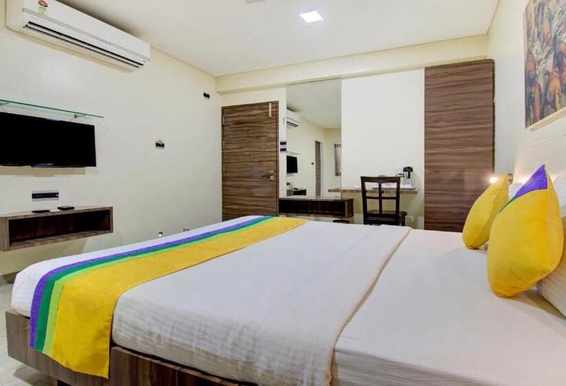 Standard Room, Treebo Lalaji S Executive