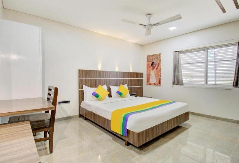 Standard Room, Treebo Lalaji S Executive