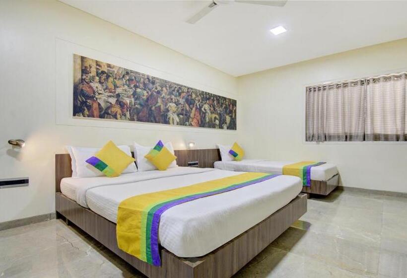 Deluxe Room, Treebo Lalaji S Executive
