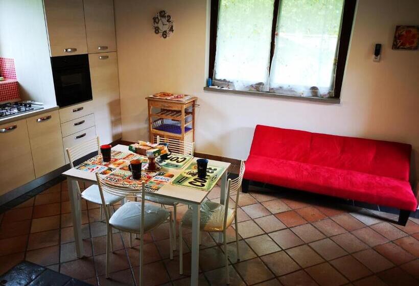 Вилла 2 Спальни, I Tre Abeti   Holiday House