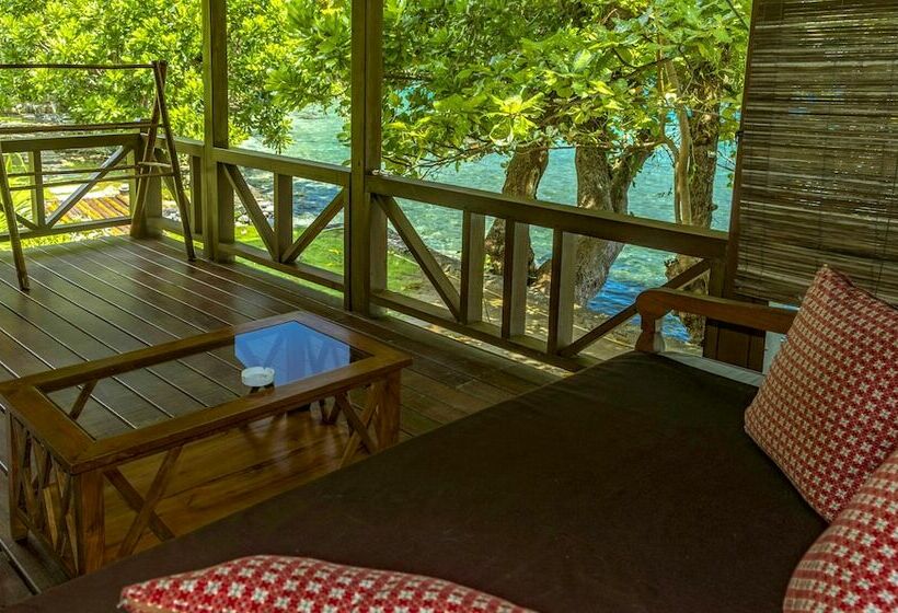 اتاق لوکس با چشم‌انداز دریا, Janji Laut Resort