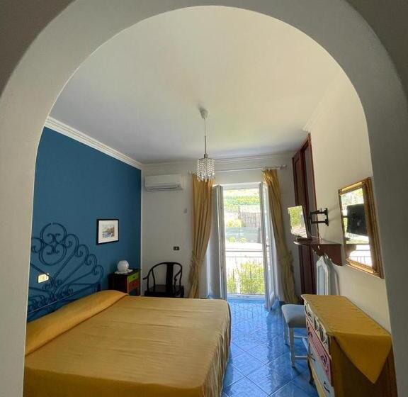 デラックスルーム, Lunaponzese Ponza Centro