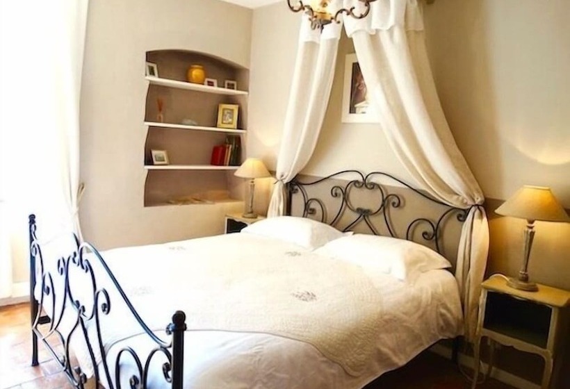 Номер Superior, Un Patio En Luberon