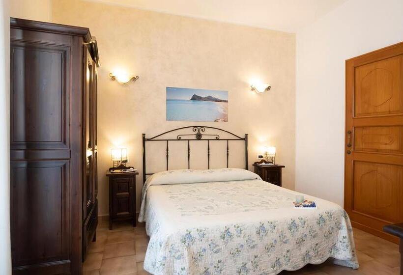 اتاق خانوادگی, Alba Marina B&b
